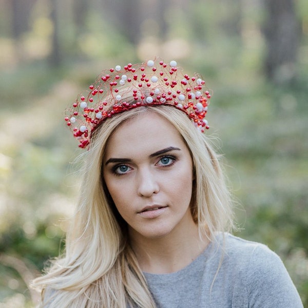 Pearl crown, Tiara, Bridal diadem, Romantic wedding accessory, Fiancée crown, white and red pearl princess crown, Wedding headpiece