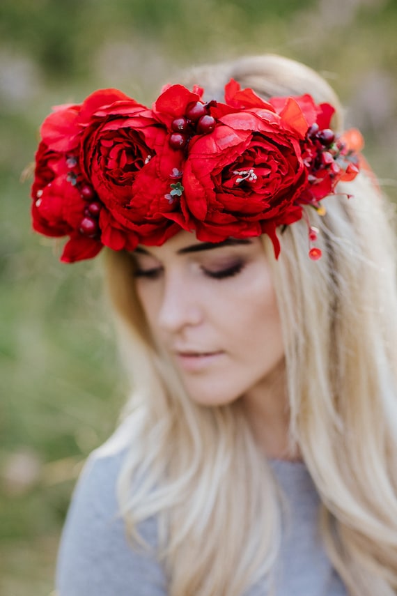 Vintage 1950s-1960s Red Rose Floral Crown Hat. Ethereal Whimsical Fairy Vintage 1950s-1960s Red Rose Floral Crown Hat. Ethereal  main image 4