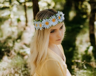 Daisy flower crown, bridal flower crown, flower wreath, floral headpiece, Braided headband, bohemian wreath, daisy head wreath, custom crown