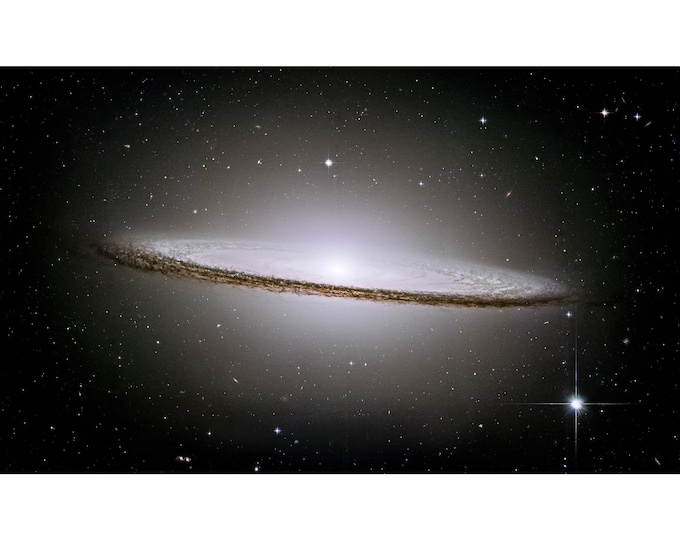 Sombrero Galaxy, NASA Space Art | Art Print | Canvas Print | Fine Art Poster | Art Reproduction | Archival Giclee | Gift Wrapped