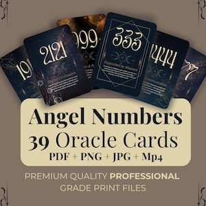 Puede incluir: Un conjunto de cartas de oráculo con diseños celestiales y números angélicos. Las cartas presentan números como 19, 2121, 99, 333, 444 y 77. La imagen incluye el texto "Angel Numbers 39 Oracle Cards" y "Premium Quality Professional Grade Print Files."