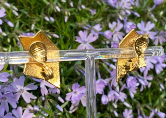 Monet 1980s gold earrings/ Star shaped vintage go… - image 2