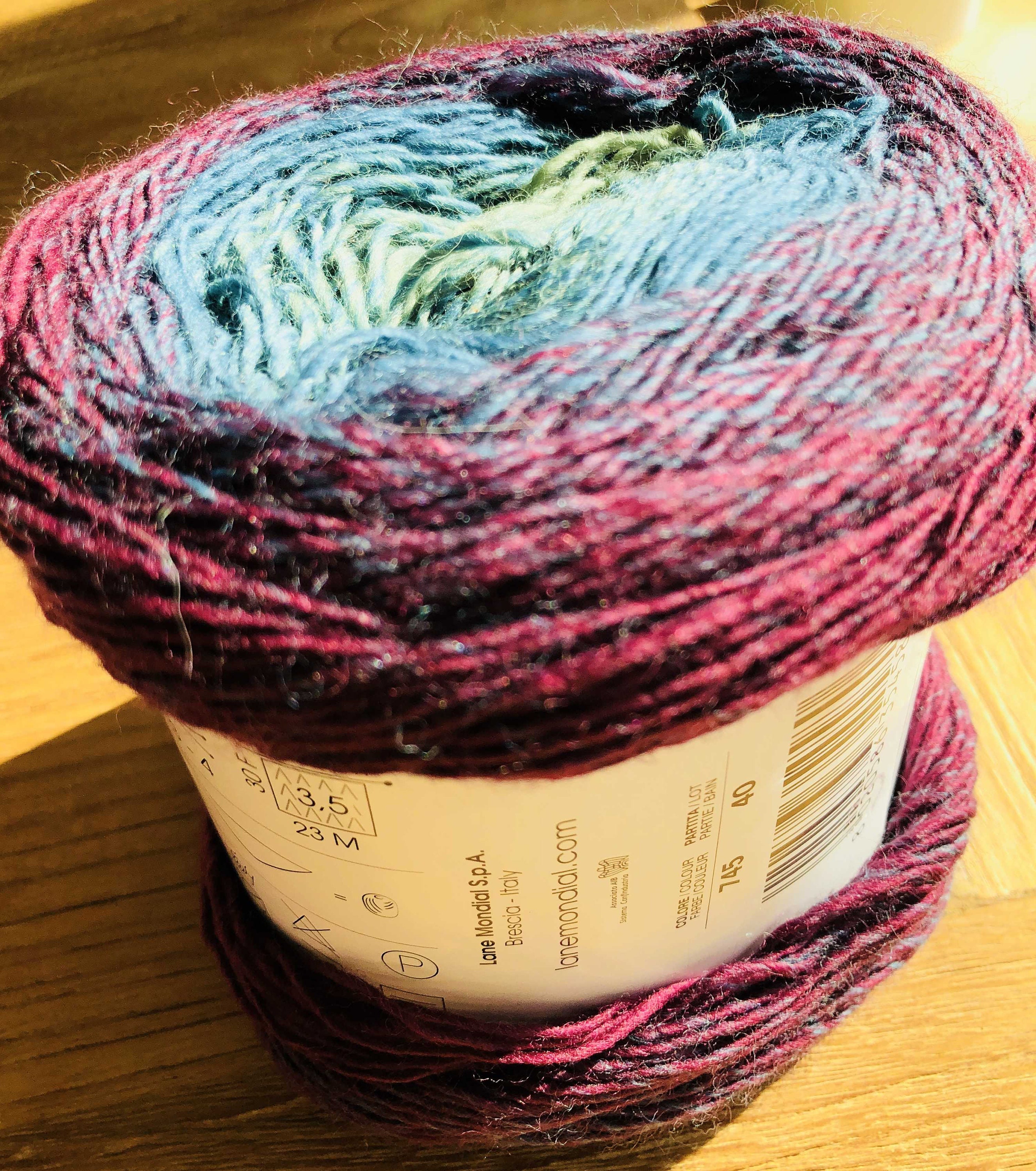 Mondial Emozione - Color Gradient Bobble Pure Wool With 150 Grams / 540 ...