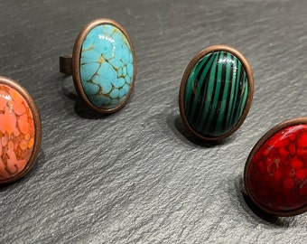 Adjustable rings with beautiful glass cabochons in gemstone colors and heart rings with Murano Style glass hearts