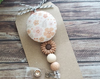 Boho Floral Daisy Badge Reel: Nurse ID Holder