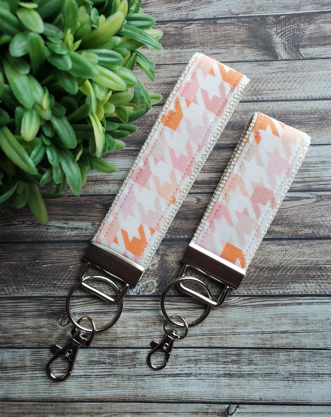 Houdsooth Key Rings Peach and Pink Houndstooth Key Fob Wristlet | Fabric Keychain - Etsy