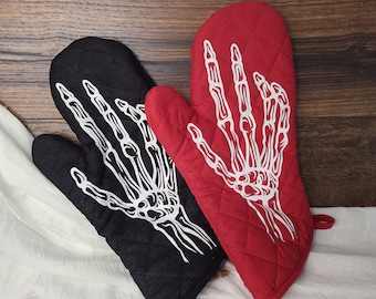 Skeleton Hand Oven Mitt, Gothic Kitchen Decor, Spooky Year Round, Winter Family Gifts, Skull Decor, Black Kitchen, Halloween Cooking