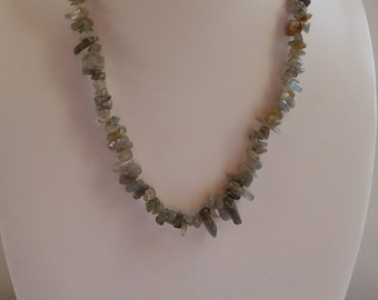 Gemstone necklace labradorite, splinter chain 46 cm long, spiritual stone, gift, carabiner, handmade in Germany