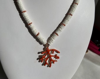 Elegante Halskette aus Straußeneiperlen 8 mmmit Anhänger in Korallenform und Magnetverschluss, 47 cm, Unikat, handmade in Germany, Geschenk
