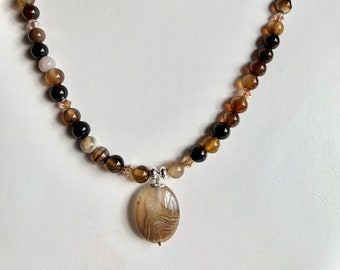 Edelsteinschmuck, Halskette natur Achat-Perlen braun-beige, Anhänger, Unikat, Geschenk, Muttertag, HillaBeads handmade in Germany