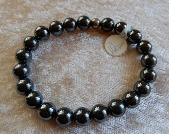 black classic bracelet, wearable for everyone, made of hematite