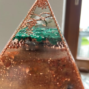 Orgonit Pyramide O159 Bergkristall Kupferspirale, Malachit, Selenit zur Raumharmonisierung,  Meditation, Unikat, German Pyramide, handmade