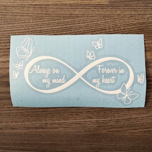 Adesivo de carro memorial: Símbolo do infinito com borboletas - Em memória de