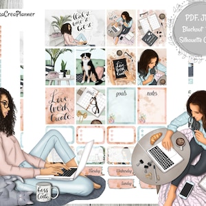 Könnte beinhalten: Ein Satz digitaler Planer-Aufkleber mit einer Frau, die an einem Laptop arbeitet, einem Hund und verschiedenen motivierenden Zitaten. Die Aufkleber beinhalten "Live Work Create", "Think it Want it Get it", "Live with Goals", "Boss Code", "Goals", "Notes", "Tuesday", "Wednesday" und "Sunday".