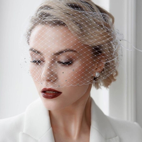 Birdcage veil comb White wedding Scattered rhinestone Fascinator Bachelorette short veil