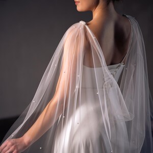 Bridal cape veil Wedding tulle capelet Shoulder sparkle cape