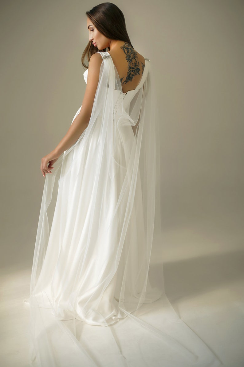 Bridal cape glitter pearl Pleated Long wedding Shoulder train Simple tulle