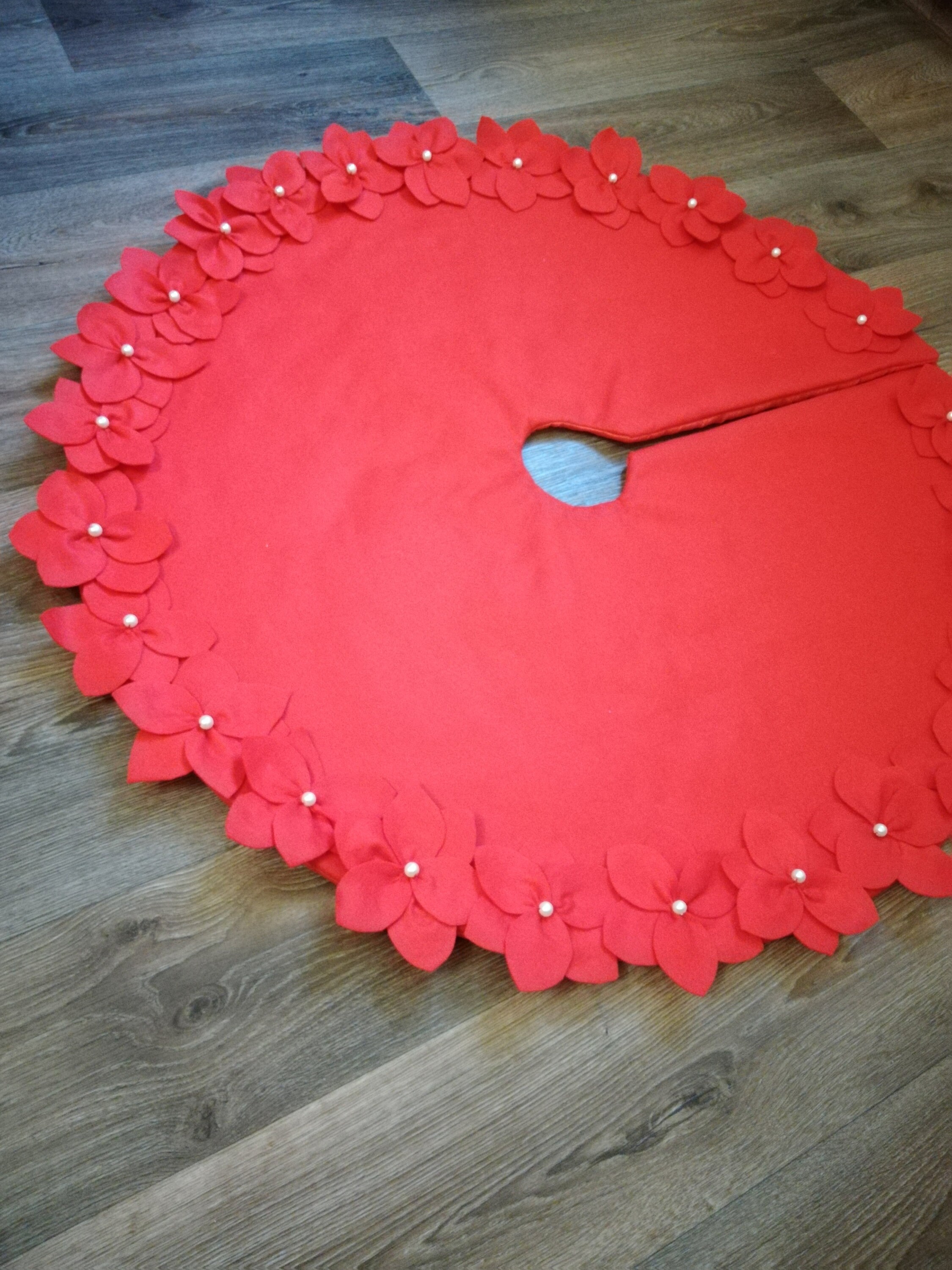 18 inch christmas tree skirt small Red or White felt Handmade Etsy