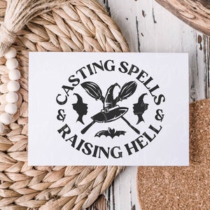 Zaubersprüche & Raising Hell. Halloween-Designs. Witchy Designs. Silhouette Cricut Vinyl Designs. PDF SVG PNG. Hexen Design. Neues Halloween