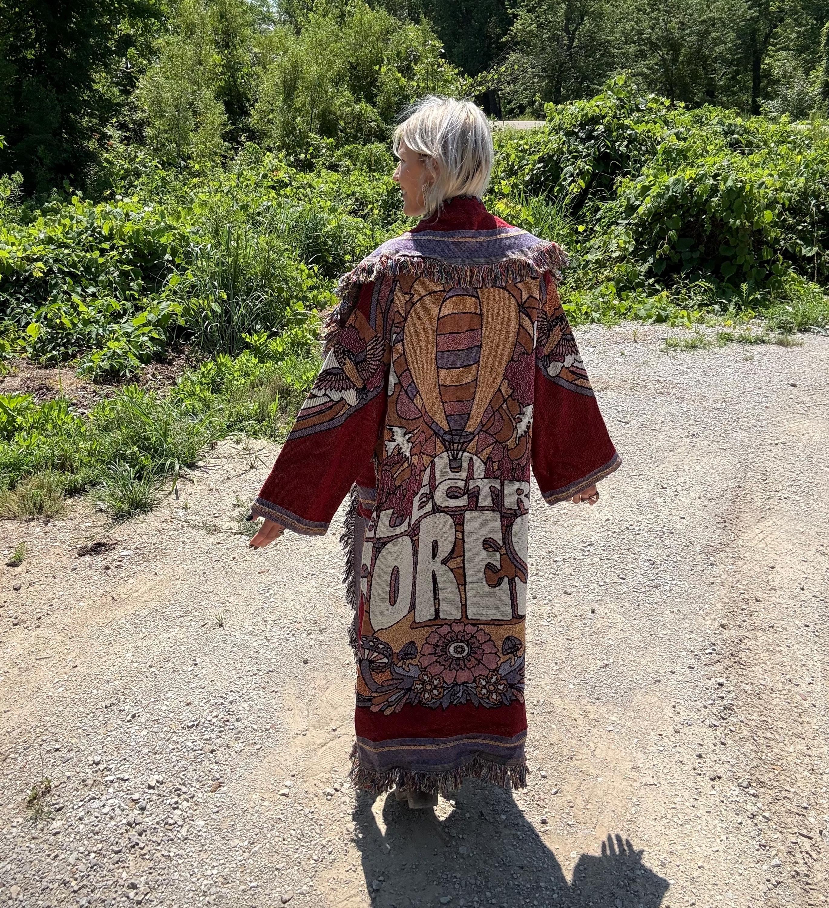 イーアールエル ERL Woven Blanket Coat Woven Blanket Coat in Red – SVRN