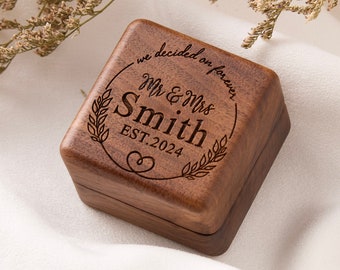 Personalisierte Gravur Ring Box aus Holz, Vorschlag Verlobungsring Box mit Name, Ehering Träger, Jubiläumsgeschenk, Ring Box gravieren