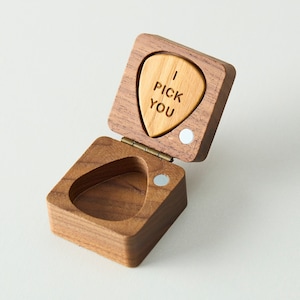 Personalized Guitar Pick Case, Solid Wood Picks Box, Custom Plectrum Holder, Gift for Dad, Best Gift for Guitar Player, father&#39;s day gift