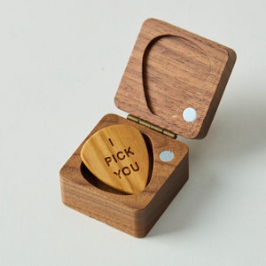 Personalized Guitar Pick Case, Solid Wood Picks Box, Custom Plectrum Holder, Gift for Dad, Best Gift for Guitar Player, father&#39;s day gift