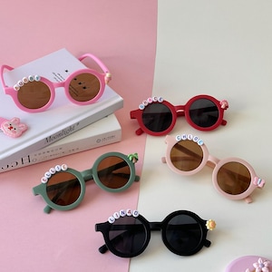 Personalised Children&#39;s Sunglasses UV400/ Party Favours/ Personalised Girls Flower Sunglasses/ Personalised Kids Sunglasses/ Flower Girl