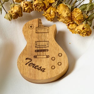 Personalized Guitar Pick Case, Solid Wood Picks Box, Custom Plectrum Holder, Gift for Dad, Best Gift for Guitar Player, father&#39;s day gift