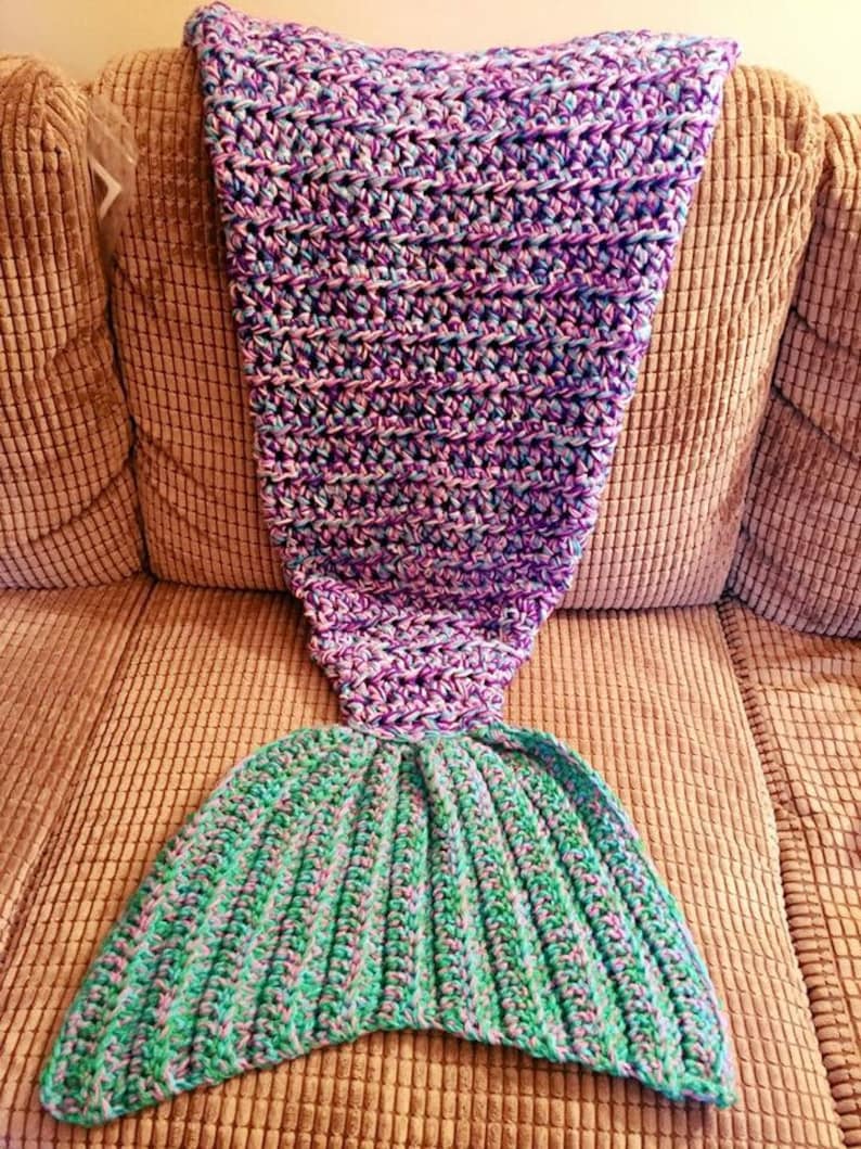 Mermaid tail blanket custom handmade crochet to order imagem 2