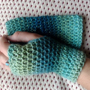 Witchy Wrist Warmers / mermaid gloves / rainbow arm warmers / fingerless mittens LAST CHANCE 画像 3