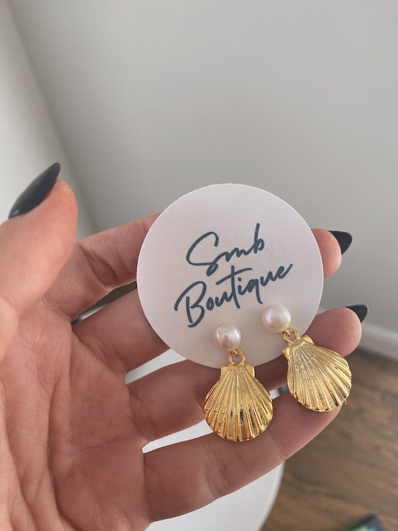 Gold Freshwater Pearl Shell Earrings - Etsy display picture 1