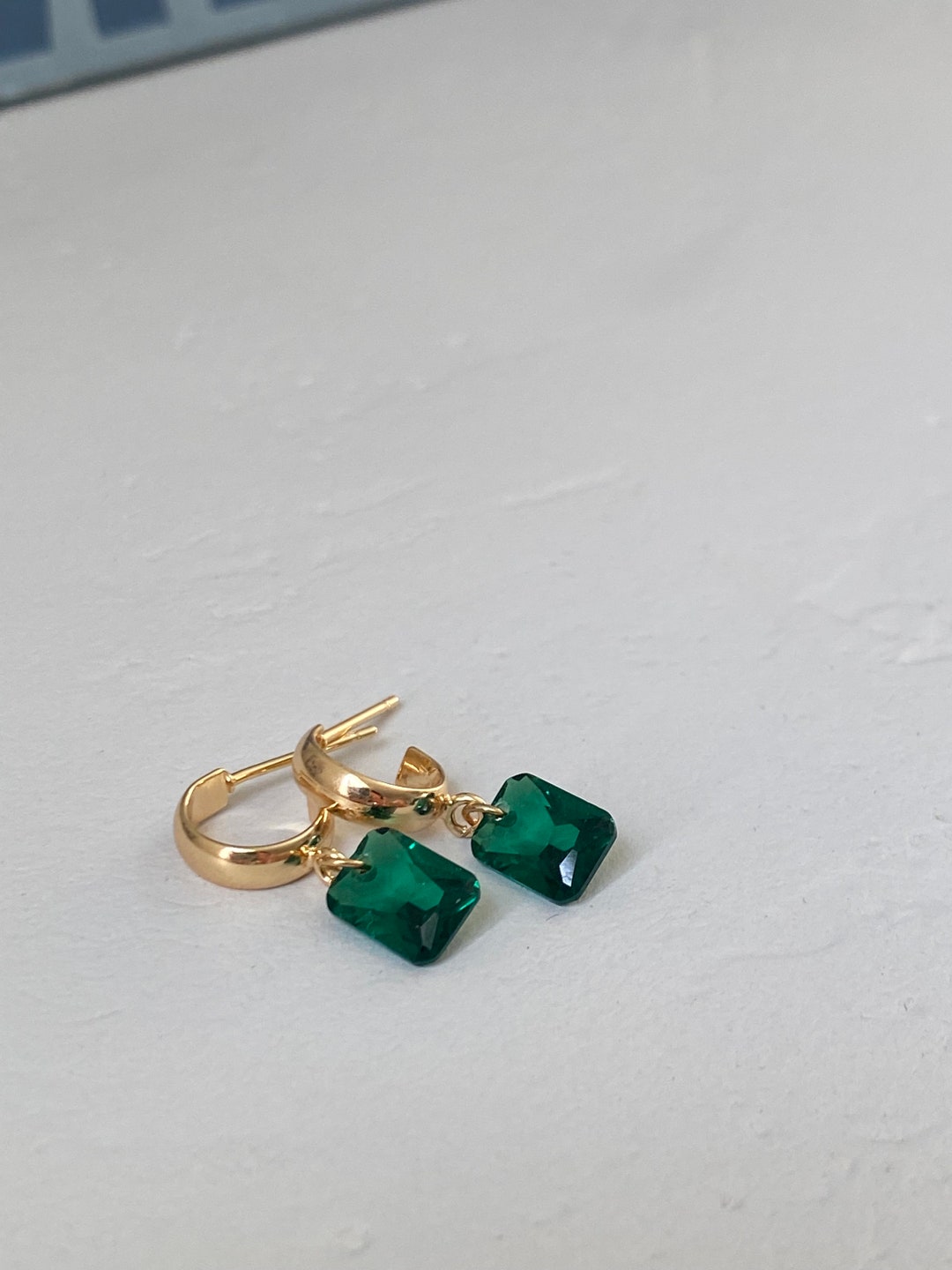 HUGGIE CHARM EARRINGS - EDITH GREEN & GOLD main image 1