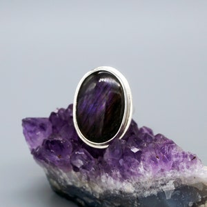 Flashy Purple Labradorite Big Silver Ring image 1