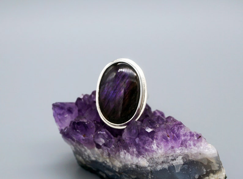 Flashy Purple Labradorite Big Silver Ring image 1