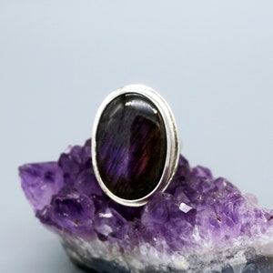 Flashy Purple Labradorite Big Silver Ring image 2