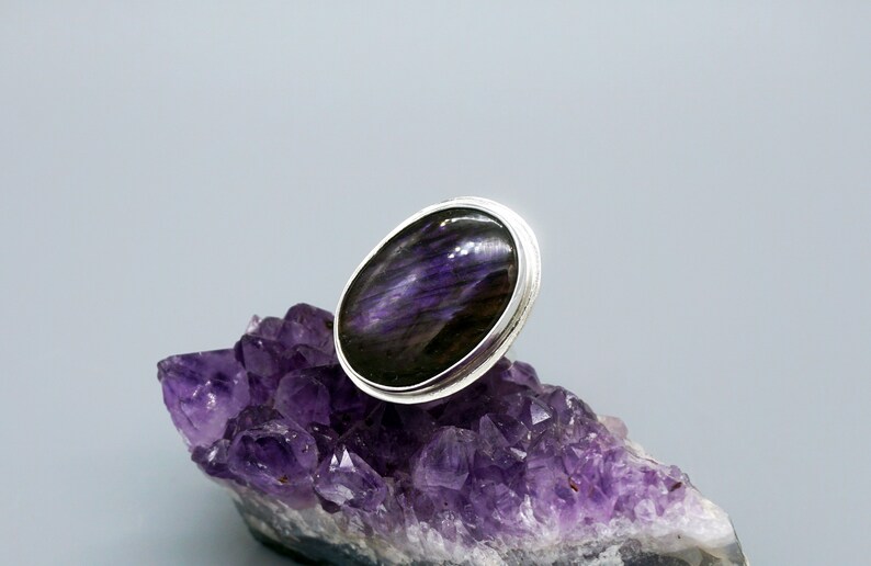 Flashy Purple Labradorite Big Silver Ring image 8