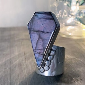 Flashy Lavender Labradorite Big Silver Ring image 3