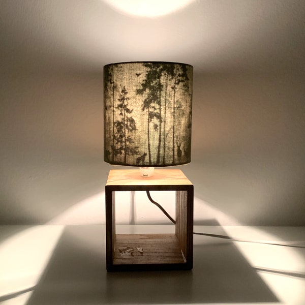 Lampe à poser "cube forêt"