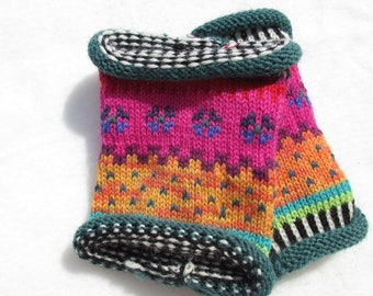 Bunte Pulswärmer - gestrickte Armstulpen in nordischen Fair Isle Mustern