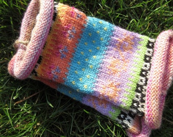 Bunte Pulswärmer - gestrickte Armstulpen in nordischen Fair Isle Mustern