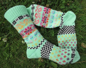 Bunte Socken Gr. 38/39 - gestrickte Socken in nordischen Fair Isle Mustern