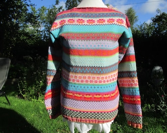 Gestrickter Pullover Gr. S - in leuchtend bunten Farben und nordischen Fair Isle Mustern