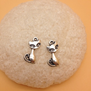 SELL 50pcs 10x17mm antique silver fox robot&#39;s charm pendants