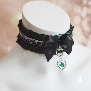 MtO - Gothic collar - Thyxia - black and green goth wiccan ruffled gothlolita choker with stone wicca choker by Nekollars