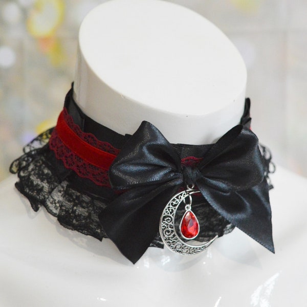 Fabriqué sur commande - tour de cou gothique - lune de sang - collier plissé wicca wicca sorcière noire rouge et noir - collier gothique victorien par Nekollars