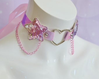 Premade - Choker collar crafted from vegan leather - Lahireia - with holographic rainbow color chains and stars - Handmade by Nekollars