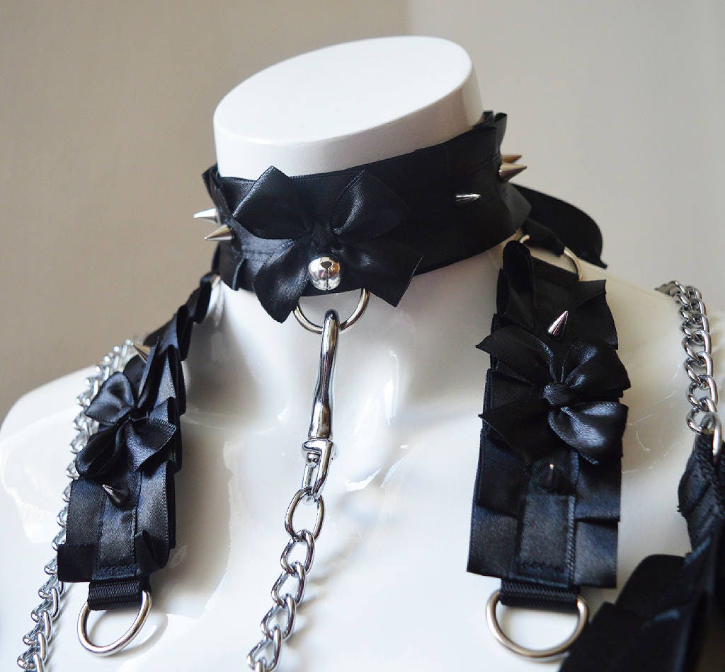 Kitten hotsell play leash