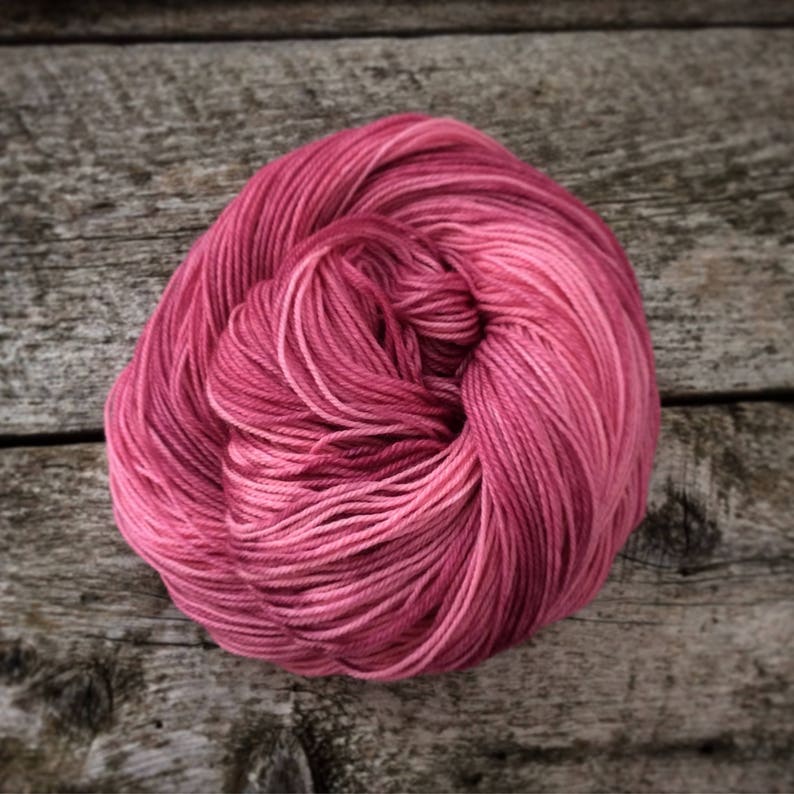 Laine rose teinte à la main/hand dyed yarn/fil à tricoter rose Etsy