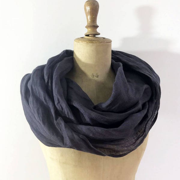 Écharpe linen Infinity de Charcoal Grey, Pure Linen Wrap Châle, Light Infinity Scarf Grey, Infinity Scarf for Women, Grey Linen Scarf